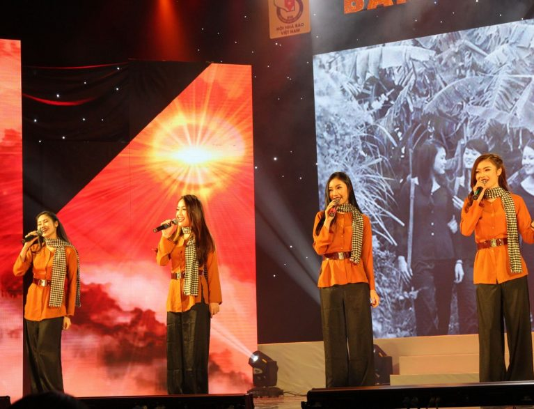 Ký ức thời hoa lửa