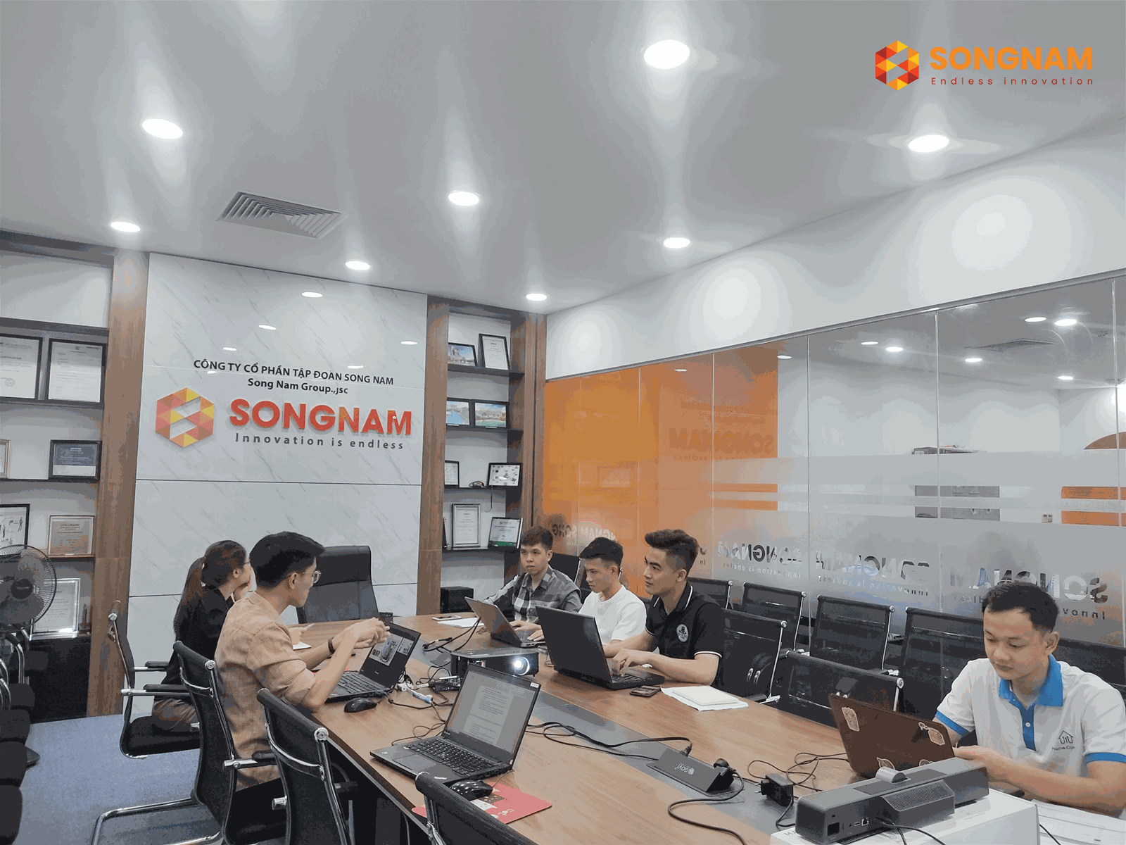 Ngày 6/5 Song Nam Group tổ chức training cho team Smarthome