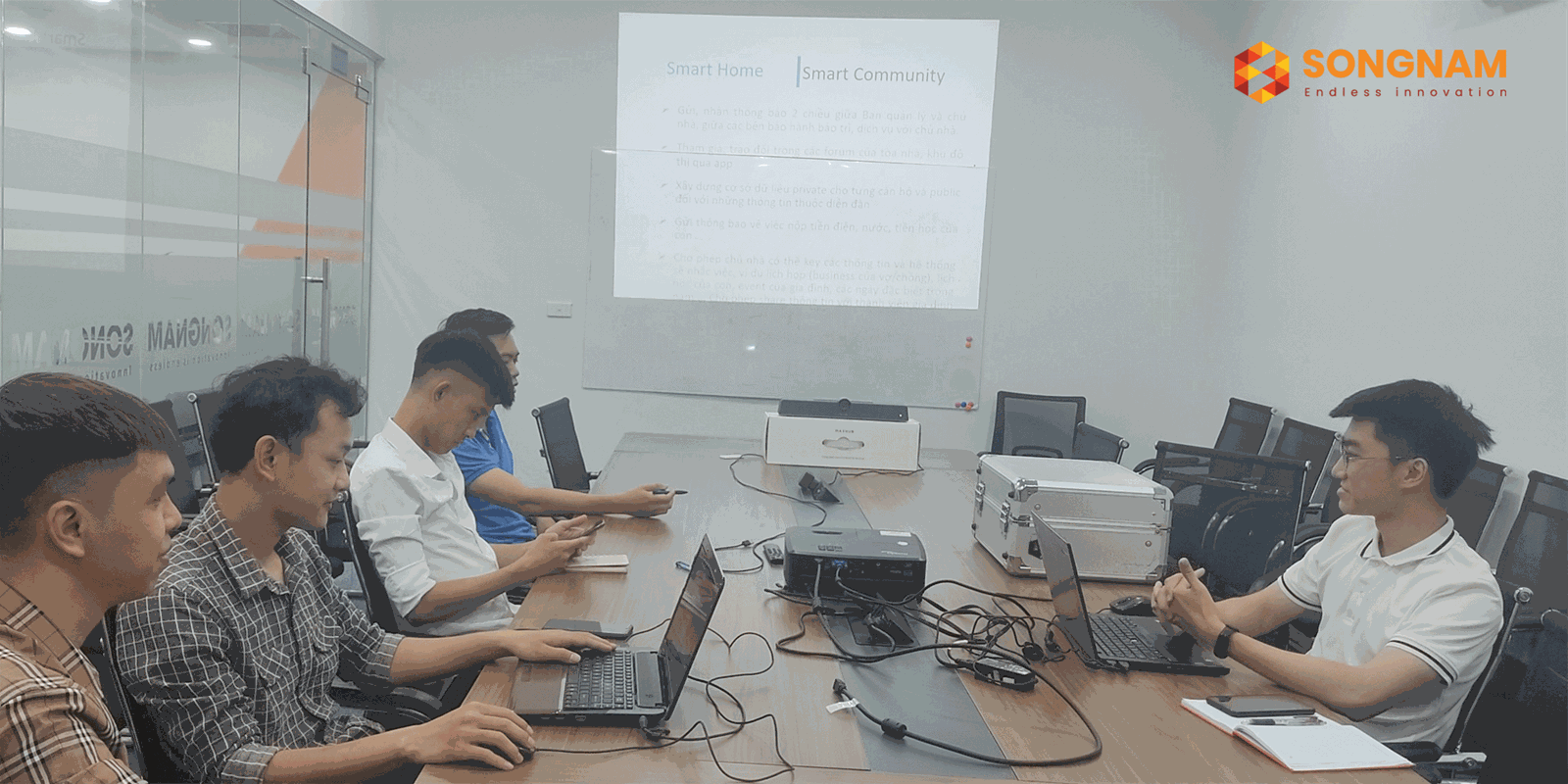 Ngày 29/04 Song Nam Group tổ chức training cho team Smarthome